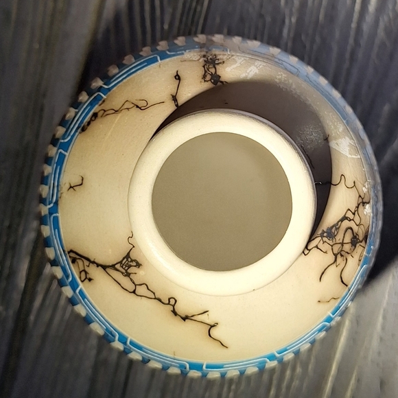 Native American Navajo Horsehair Signed Etched Pottery Vase Blue/Red/White - Picture 9 of 12